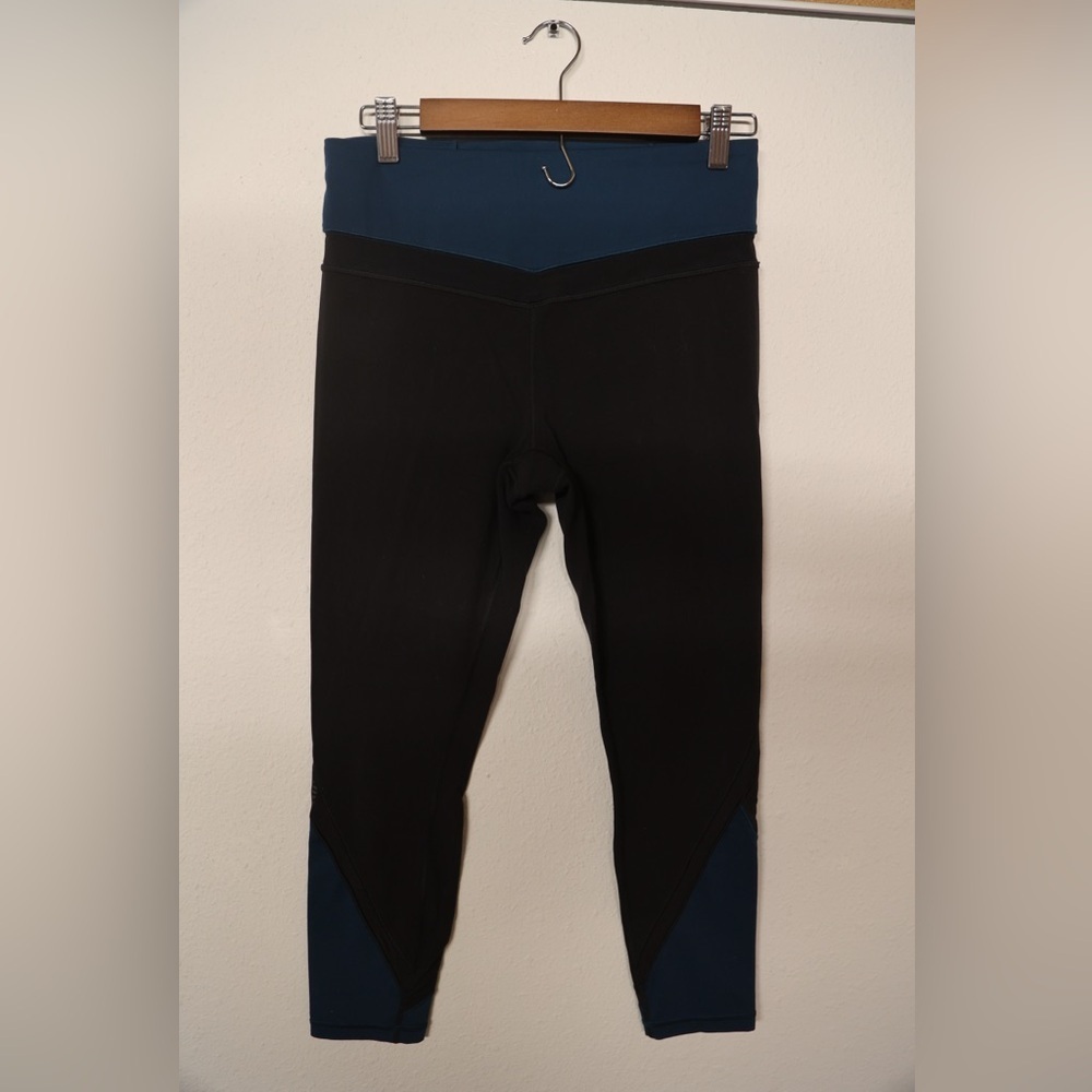 Athleta Elevation 7/8 Tight Colorblock Black Navy Size M High Rise Leggings